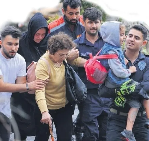 son-dakika-afad-duyurdu-kastamonu-ve-sinoptaki-sel-felaketinde-can-kaybi-artiyor-1628869126752.jpg