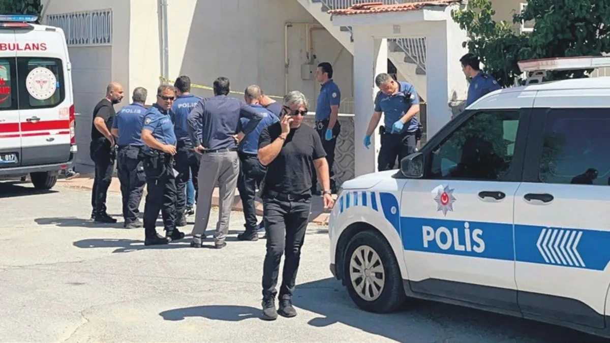 Üvey kızını vurdu canına kıydı
