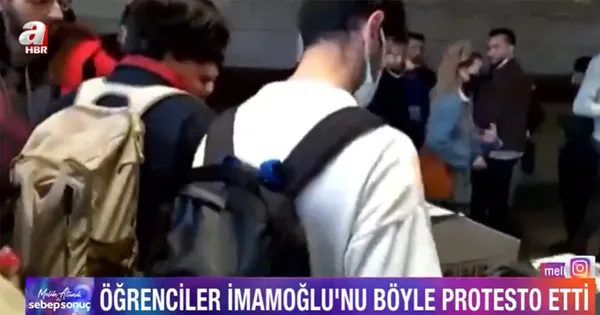 istanbulda-ogrenciler-ibbnin-yuzde-40lik-ulasim-zammini-protesto-etti-turnikelerde-bos-akbil-sesleri-1649272634390.jpg İstanbul'da öğrenciler, İBB'nin yüzde 40'lık ulaşım zammını protesto etti: Turnikelerde boş akbil sesleri