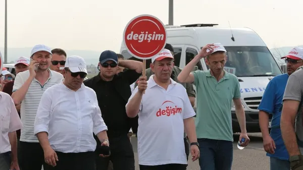 tanju-ozcandan-kilicdarogluna-sert-tepki-siz-pkk-ve-uzantilariyla-fetoculerle-yolunuza-devam-edin-1690149400168.jpg Tanju Özcan'dan Kılıçdaroğlu'na sert tepki: Siz, PKK ve uzantılarıyla, FETÖ'cülerle yolunuza devam edin
