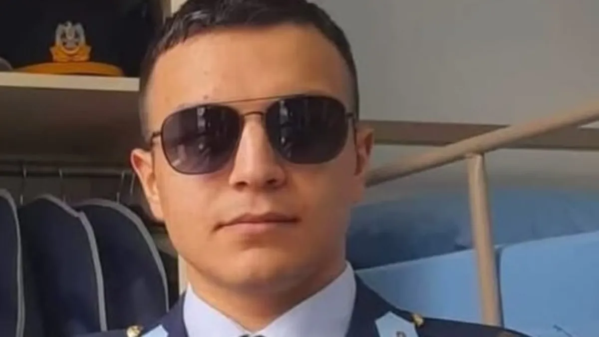 Eğitim sırasında rahatsızlanan 4 Hava Harp Okulu öğrencisinden 1’i Şehit oldu Eğitim sırasında rahatsızlanan 4 Hava Harp Okulu öğrencisinden 1’i Şehit oldu