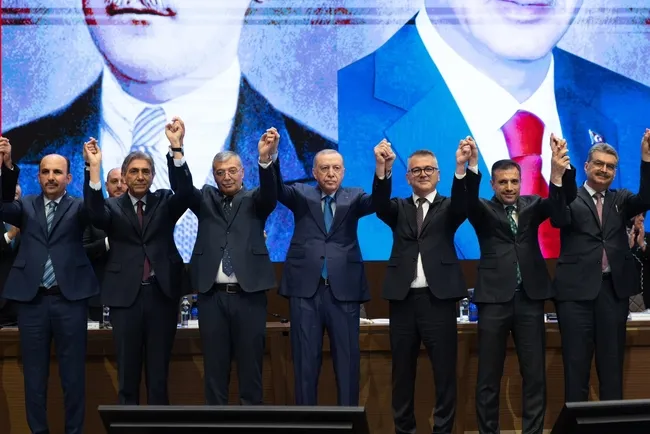 2 Belediye Başkanı AK Parti’ye katıldı