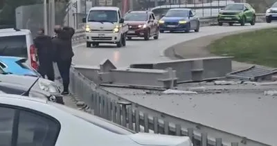 İzmit'te faciadan dönüldü: Tırın yükleri köprüden düştü! #kocaeli