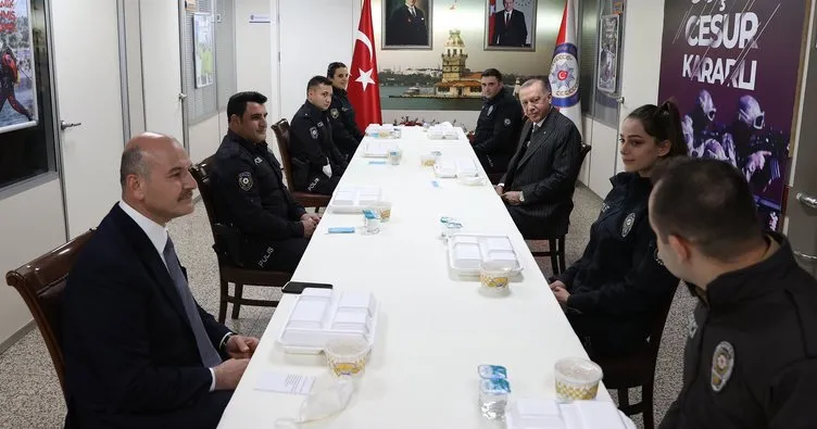 Başkan Erdoğan, Çengelköy Polis Merkezi’nde iftar yaptı
