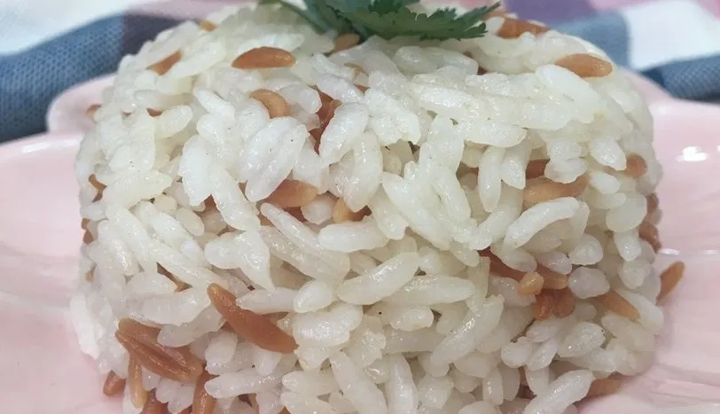 Pirinc Pilavi Tarifi Sehriyeli Pirinc Pilavi Nasil Yapilir Tarifi Pilavlar Sofra