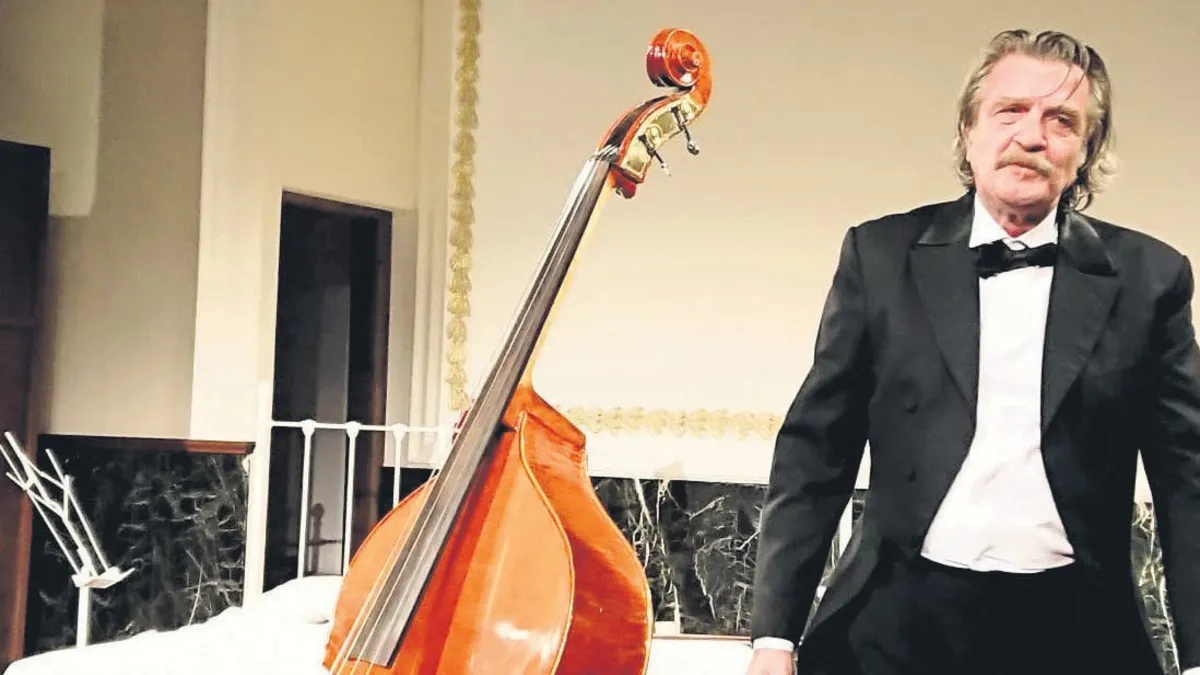 Bu kontrbas 34 yıldır çalıyor