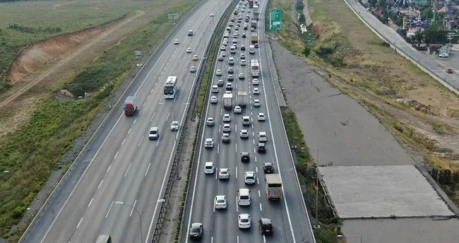 anlik istanbul trafik yol durumu haritasi 17 temmuz istanbul da bayram oncesi trafik yogunlugu yasaniyor son dakika yasam haberleri