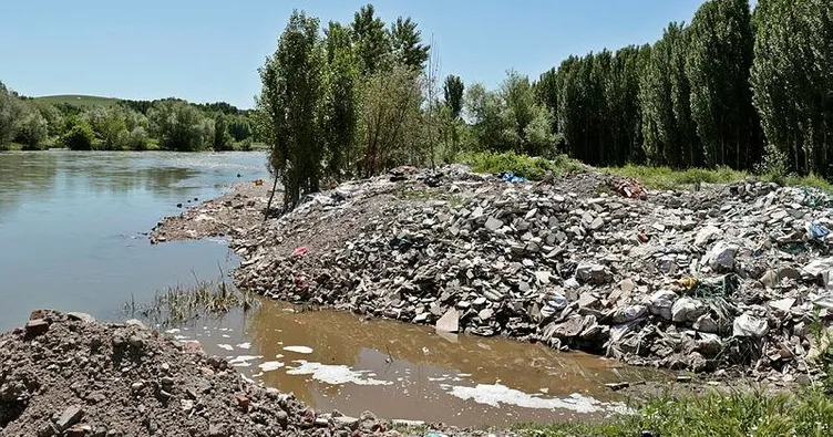 UNESCO mirasına moloz