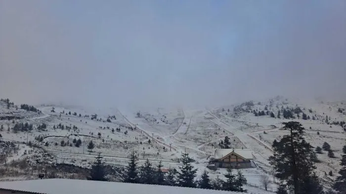 meteoroloji-yilin-ilk-gununde-pes-pese-uyardi-hava-buz-gibi-olacak-iste-lapa-lapa-kar-beklenen-illerimiz-1767250006090.jpeg