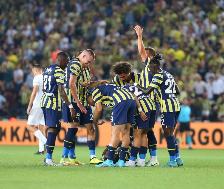 Son dakika Fenerbahçe haberleri: Fenerbahçe’den yeni golcü için dudak uçuklatan bonservis! Ali Koç gözünü kararttı dev teklif yapıldı…