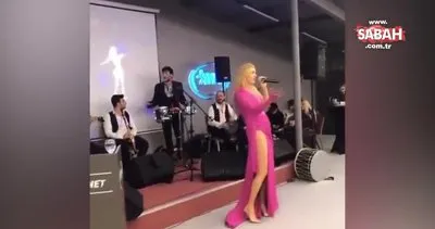 Tuğba Özay derin yırtmaçlı elbisesiyle ’Sil Baştan’ şarkısını seslendirdi! O performansı sosyal medyaya damga vurdu! | Video