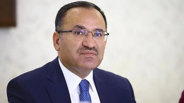 Bekir Bozdağ kimdir, kaç yaşında, görevleri nelerdir, şimdi ne yapıyor? Yeni Adalet Bakanı Bekir Bozdağ aslen nereli, eşi kim, çocuğu var mı? İşte biyografisi - Galeri - Yaşam