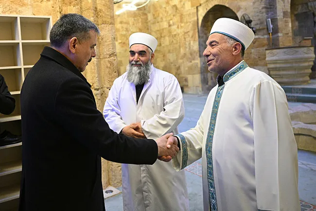 bakan-ciftci-kirsehirde-ziyaretlerde-bulundu-1775244658311.jpeg Bakan Çiftçi Kırşehir'de ziyaretlerde bulundu!