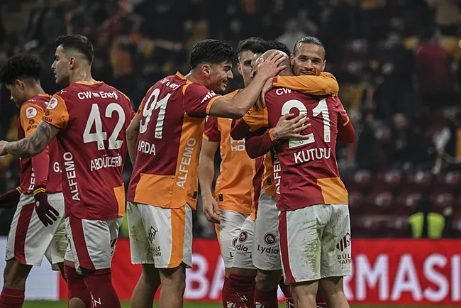 canli-galatasaray-kasimpasayi-agirliyor-iste-okan-burukun-ilk-11-tercihi-1766326998225.jpg