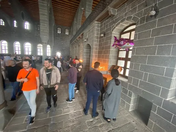hendek-olaylarinda-zarar-gordugu-icin-onarilan-ermeni-kilisesine-ziyaretci-akini-1652768017018.jpeg