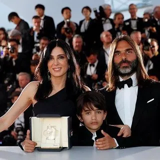 Cannes’da aldığı ödülü yoksul çocuklara adadı