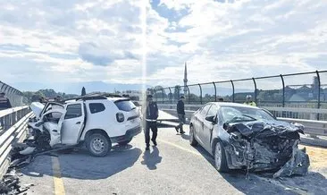 Jandarma aracı köprüde otomobille kafa kafaya çarpıştı 2 şehit #sakarya