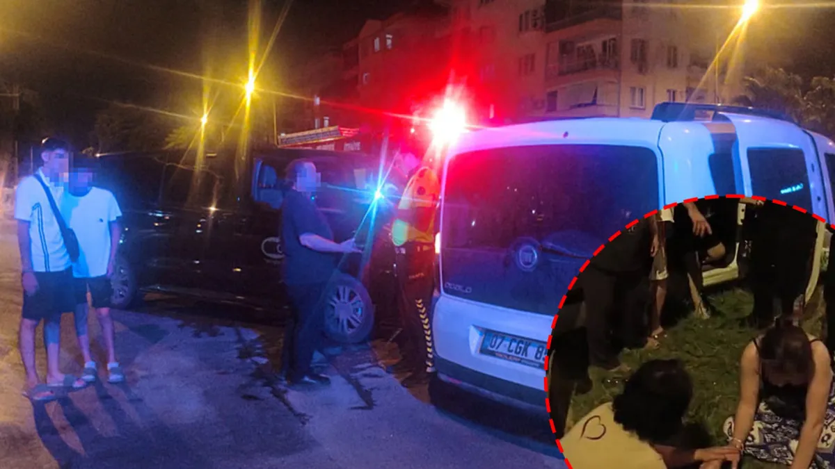 Antalya’da feci kaza! Çarpışmanın etkisiyle refüje çıkan araç hurdaya döndü: 3 yaralı Antalya’da feci kaza! Çarpışmanın etkisiyle refüje çıkan araç hurdaya döndü: 3 yaralı