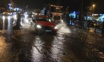 İstanbul’da sağanak yağış etkisini gösteriyor! İstanbul Valiliğinden açıklama geldi