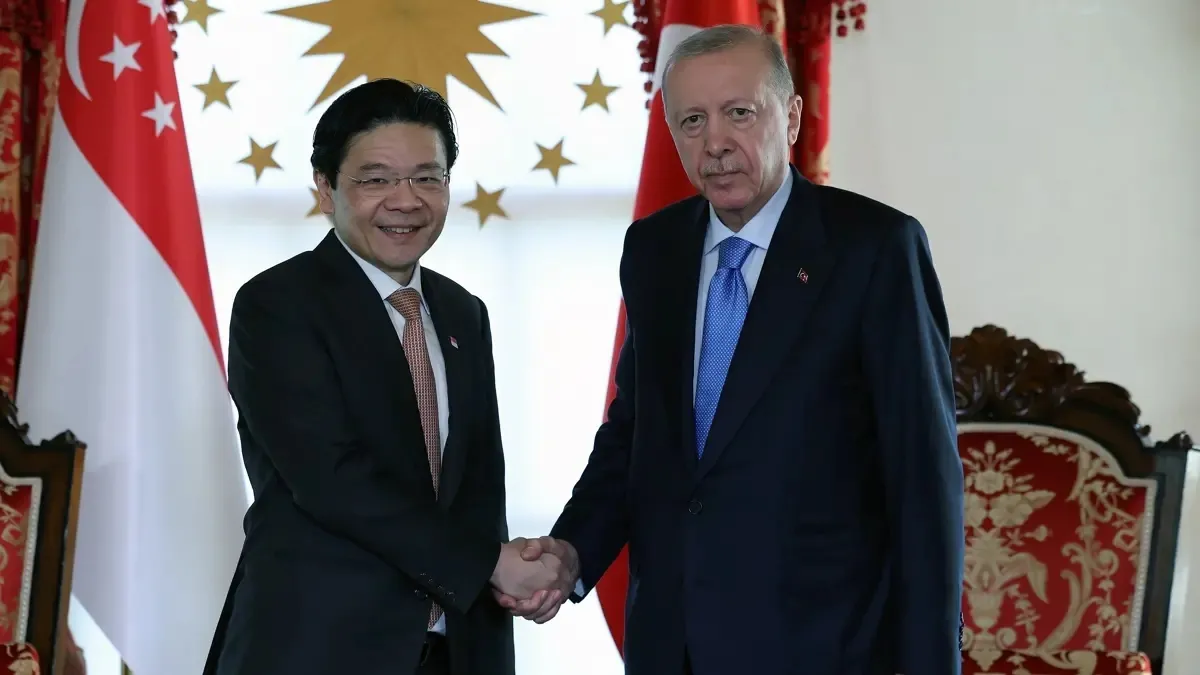 Cumhurbaşkanı Recep Tayyip Erdoğan, Singapur Başbakanı Lawrence Wong'u Dolmabahçe Ofisi'nde kabul ediyor.