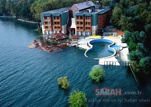 17 Ağustos 1999.. Türkiye'yi yıkan depremin acı görüntüleri