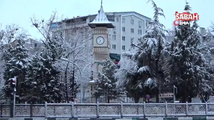 Geceden sabaha kadar yağan kar sonrası şehir eşsiz güzelliğe büründü | Video