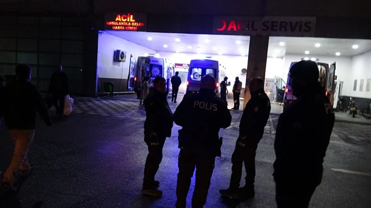 Malatya'da silahlı ve bıçaklı kavga: 2 yaralı Malatya'da silahlı ve bıçaklı kavga: 2 yaralı