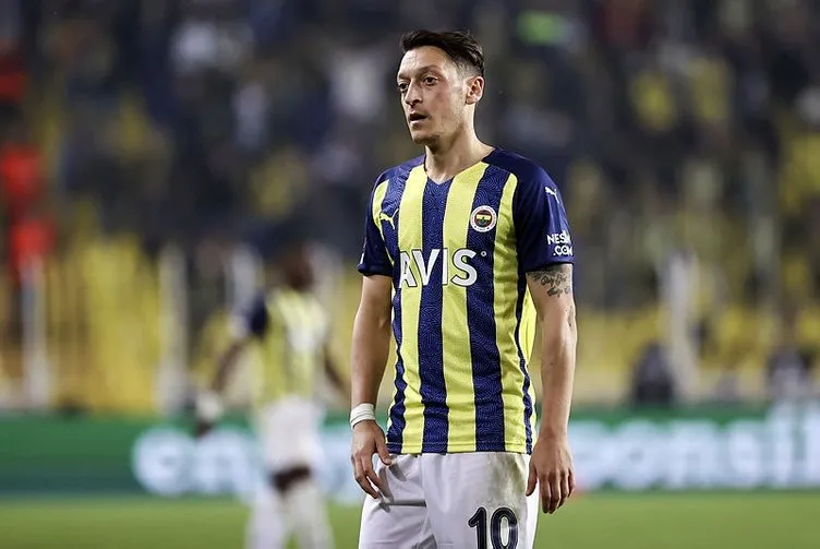 Son dakika: Fenerbahçe’de Vitor Pereira yol ayrımında! Sürpriz öneri geldi: ’Mesut Özil ve Daum...’