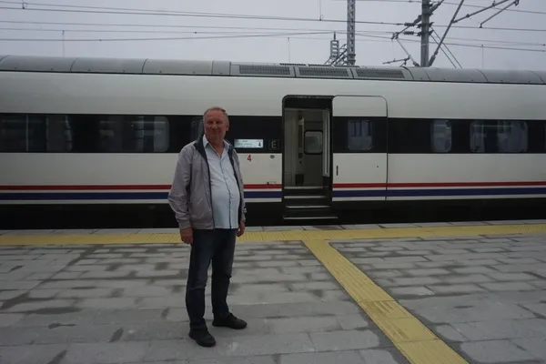edirneden-cerkezkoye-hizli-tren-donemi-45-saatlik-yolculuk-54-dakikaya-indi-1791627650745.jpg