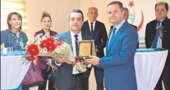 Genel Sekreter Yavuz bayrağı aldı