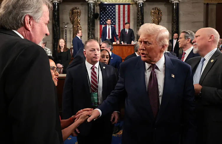ABD Kongresi’nde dikkat çeken anlar: Trump yeni dönemin yol haritasını çizdi! ‘Zelenskiy anlaşmayı imzalamaya hazır’
