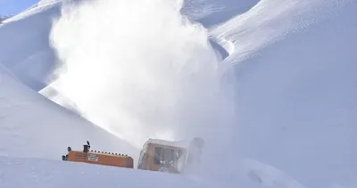 6 metreyi aşan karla mücadele