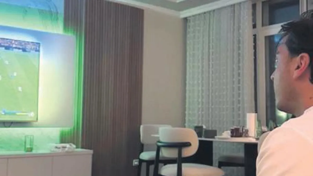 Boş zamanlarında konsol başında!