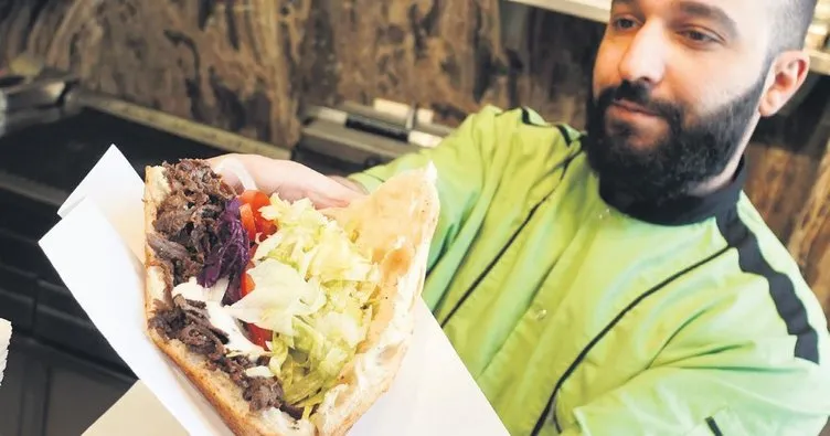 Döner sosisi tahtından etti