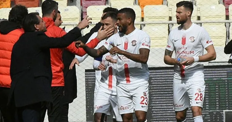 Antalyaspor, Lukas Podolski’nin golüyle Yeni Malatyaspor’u deplasmanda devirdi! Maç sonucu: Yeni Malatyaspor 1-2 Antalyaspor