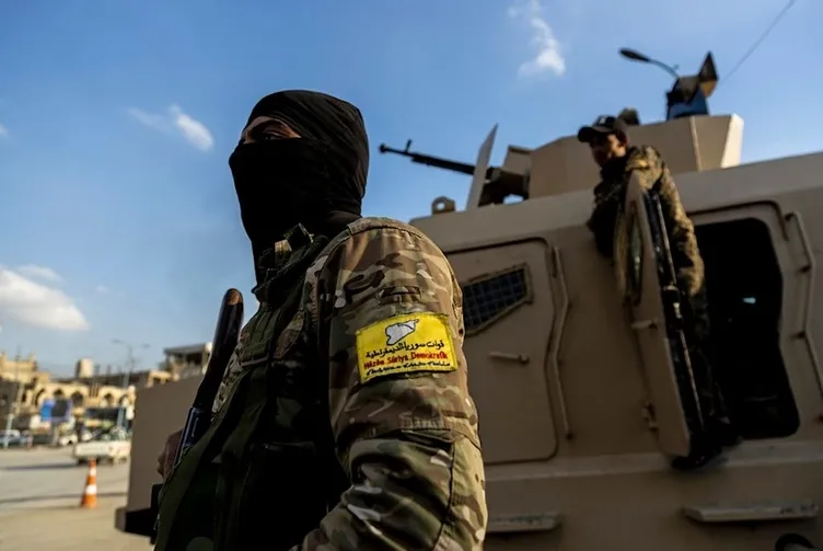 Yeni Suriye’de YPG/PYD oyun dışı kalıyor: Terör örgütü elebaşı Batı basınına PKK iş birliğini itiraf etti!