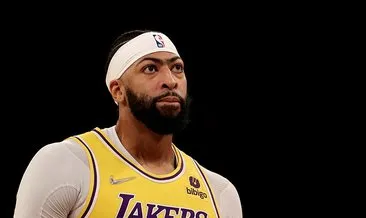 NBA’de Lakers forması giyen Anthony Davis en az bir ay yok