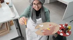 Özel gereksinimi hayallerinden alıkoyamadı! 23 yaşındaki genç kız onlarca tabloya imza attı...