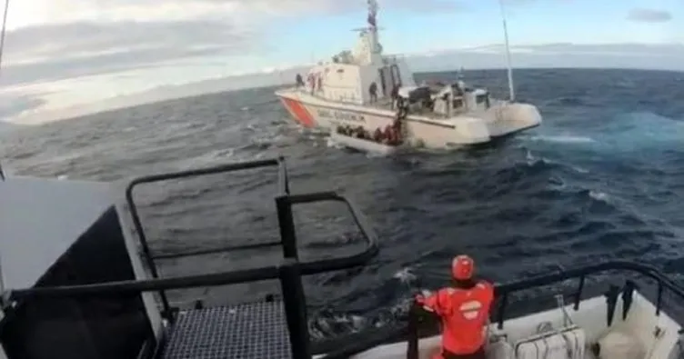 Batma tehlikesi geçiren bottaki 43 kaçak göçmen kurtarıldı