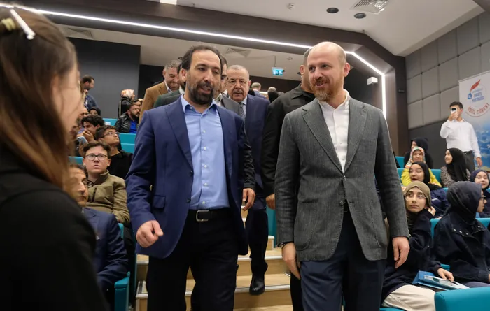 bilal-erdogan-savunma-sanayindeki-basarilar-baska-alanlarda-da-kendini-gostermeye-baslayacak-1790760931806.jpg Bilal Erdoğan: Bir sonraki çığır Türkiye'de sağlık teknolojileri alanında olacak!