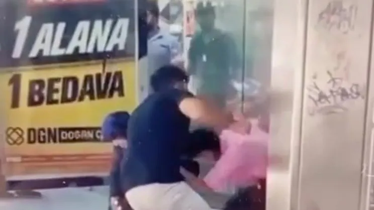 Betül’e otobüs durağından dehşeti yaşattı! Genç kıza tornavidalı saldırı