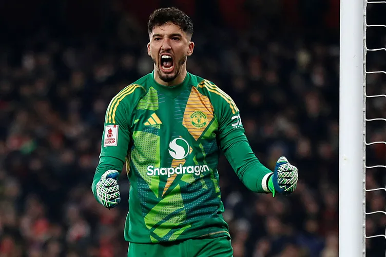 Altay Bayındır, Premier Lig’de tarihe geçti! Arsenal - Manchester United maçında Odegaard’a ilk yaşattı