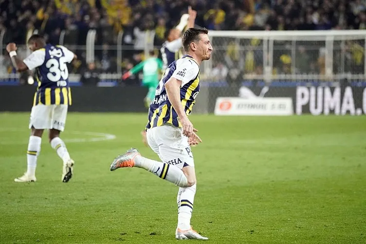 SON DAKİKA HABERİ: Fenerbahçe gümbür gümbür geliyor! Konferans Ligi’nde şampiyonluk oranları tekrar güncellendi