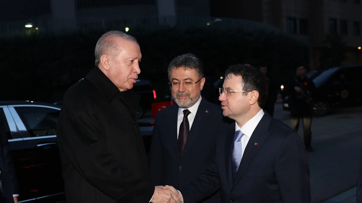 Bakan Gürlek: Güçlü bir hukuk düzeni emeğin güvencesidir Bakan Gürlek: Güçlü bir hukuk düzeni emeğin güvencesidir