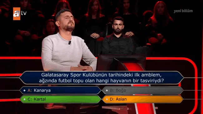 kim-milyoner-olmak-isterde-heyecanli-anlar-futbol-sorusunda-cift-cevap-jokerini-kullandi-iste-o-soru-ve-cevabi-1754596293875.png
