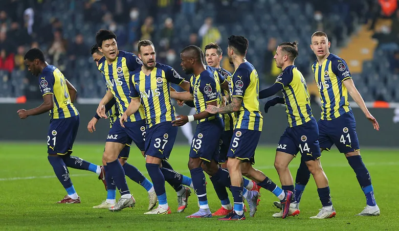 sosadan-bomba-sozler-fenerbahcede-durum-karisik-1642227272022.jpg