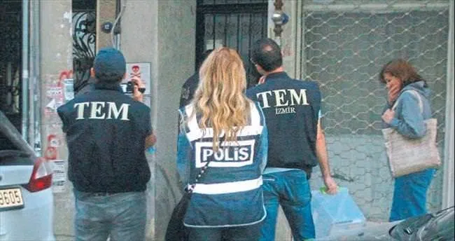 İzmir’de FETÖ’ye darbe