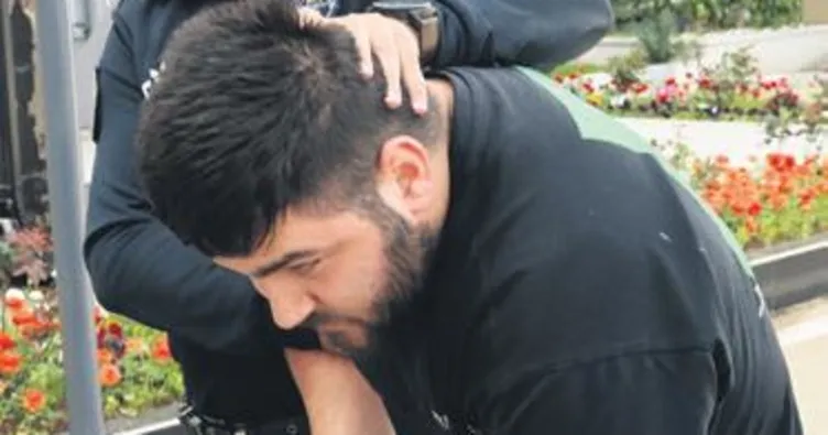 Ev sahibini 6 kişiyle öldüresiye dövdü