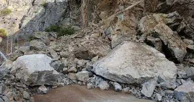 Gümüşhane-Giresun karayolu heyelan nedeniyle ulaşıma kapandı #gumushane