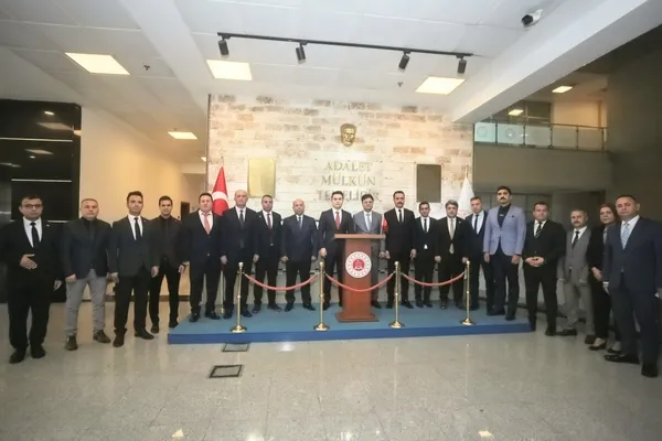 mersin-cumhuriyet-bassavcisi-yasin-emre-gorevine-basladi-1783000019000.jpg